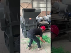 Triturador de plástico com separador magnético